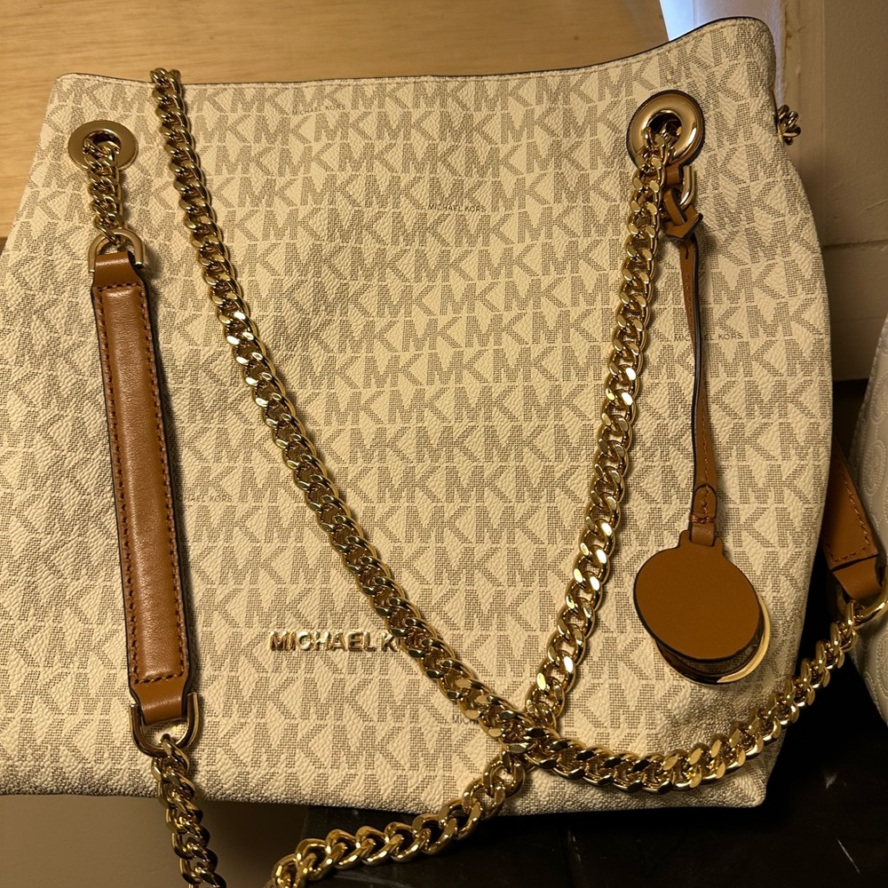 Authentic Brand New & Gently Used Michael Kors Purse
